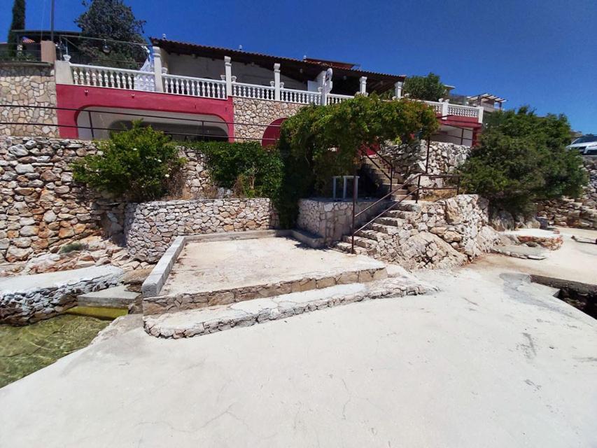 Apartments Carmen Vinišće Екстериор снимка