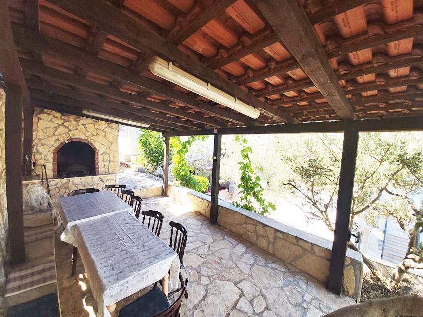 Apartments Carmen Vinišće Екстериор снимка